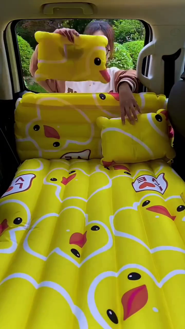 Inflatable Car Mattress with Cute Duck Design – Portable Backseat Bed for Road Trips and Camping - Image 5