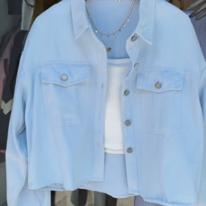 Trendy Cropped Denim Shirt – Casual Chic 💙