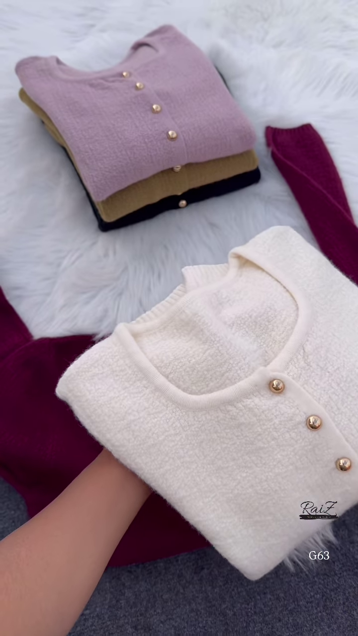 Plush Button Knit Cardigan – Soft, Minimal, and Effortlessly Luxe ✨🧶