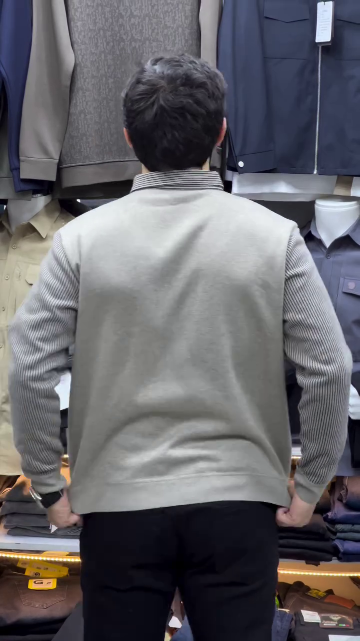 LIGHT GRAY V-NECK SWEATER WITH CHEST LOGO - Image 2