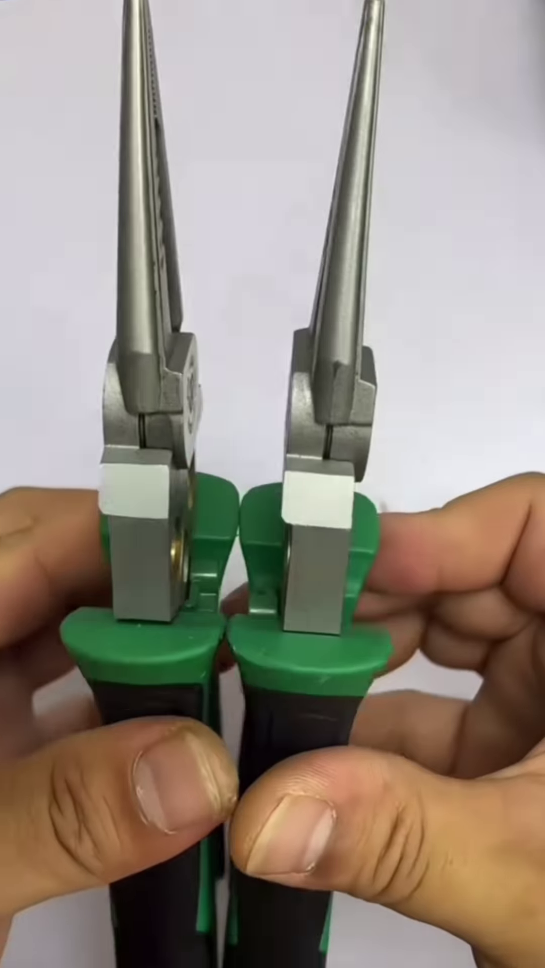 Professional 9-in-1 Multifunctional Needle Nose Pliers - Heavy-Duty Electrical Wire Stripper and Crimper - Image 4