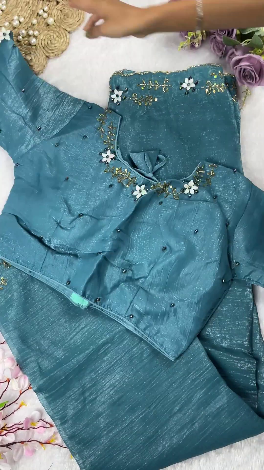 Mauve Silk Saree Set with 3D Floral Accents - Image 4