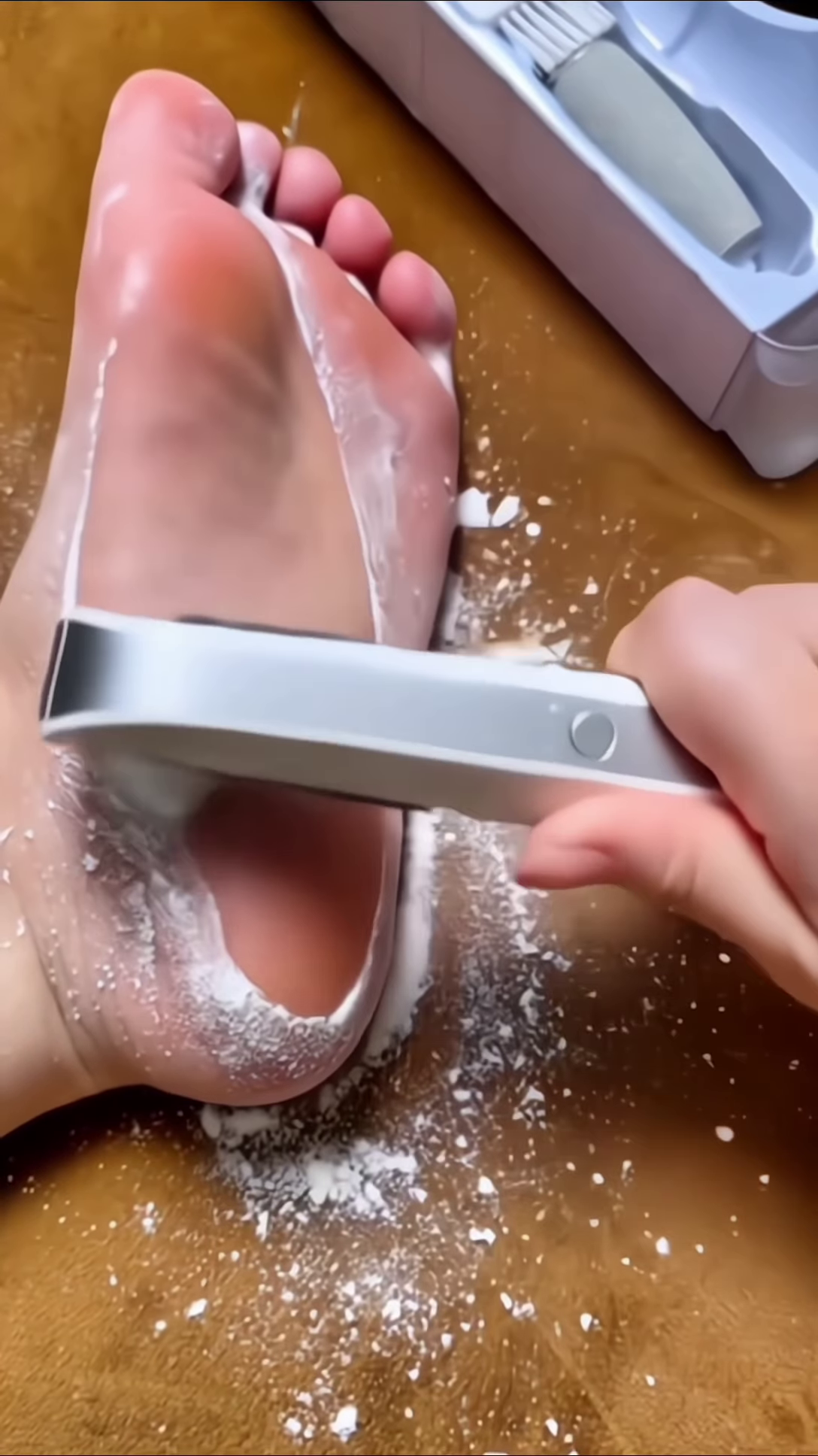 Professional Electronic Foot Scrubber for Smooth Skin Care - Image 2